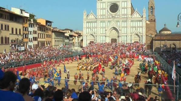 Historic costumed procession through Florence before the Calcio Storico final
